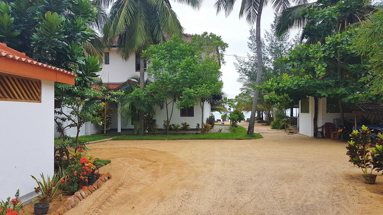Sandy Beach Hotel Arugam Bay Exterior photo